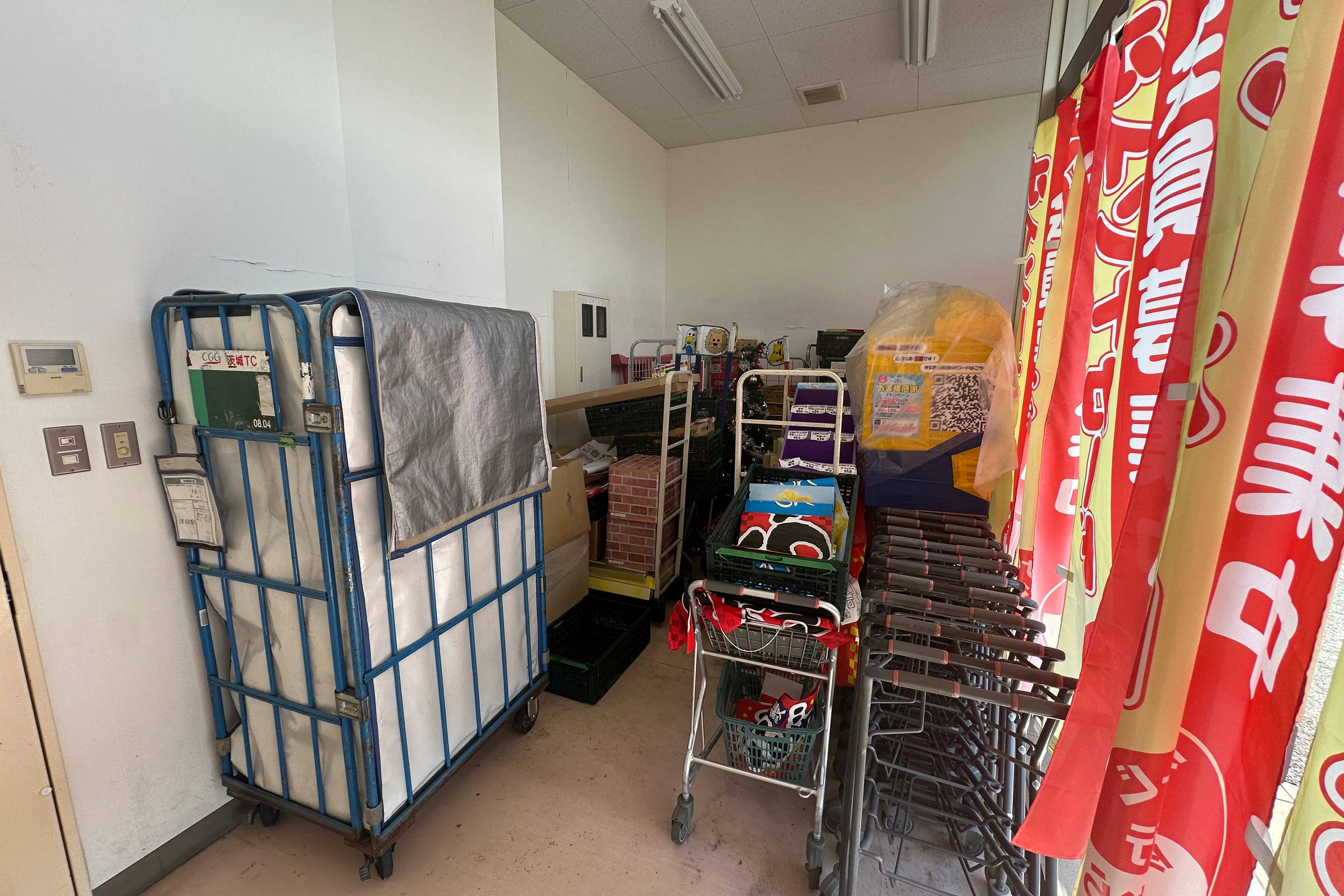 【ヤオハン今市店】プロモーションや物販に最適なクリーニング跡地スペース