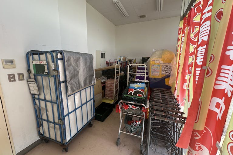 【ヤオハン今市店】プロモーションや物販に最適なクリーニング跡地スペースの画像1