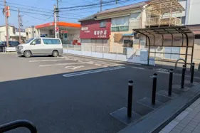 【西友 保原店】駐車場入口前 プロモーション用途や物販、食物販のポップアップストアに最適なスーパー屋外駐車場の催事イベントスペース