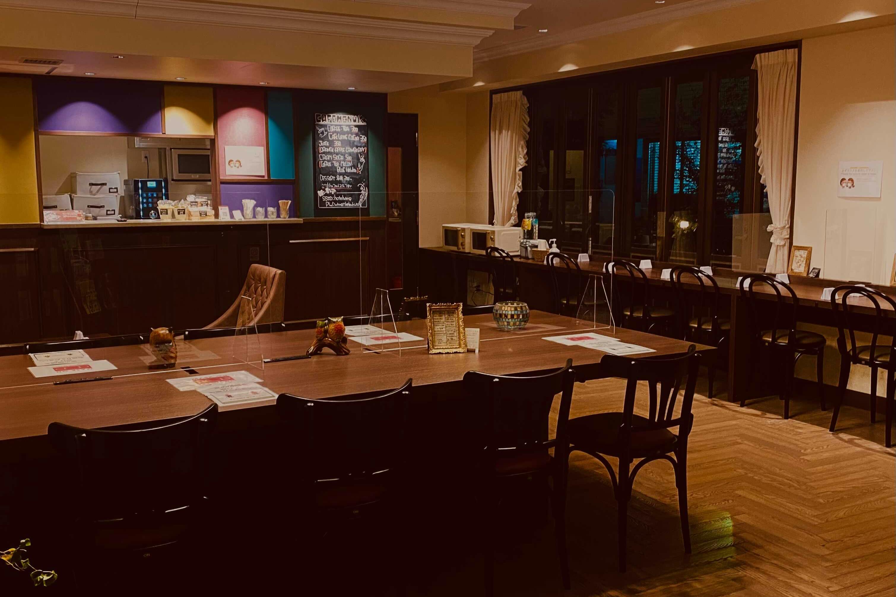 【池袋駅8分】卒業制作やアート作品のギャラリー展示や装飾品のポップアップストア会場に適した演奏会イベントも可能なホテル内1Fカフェスペース