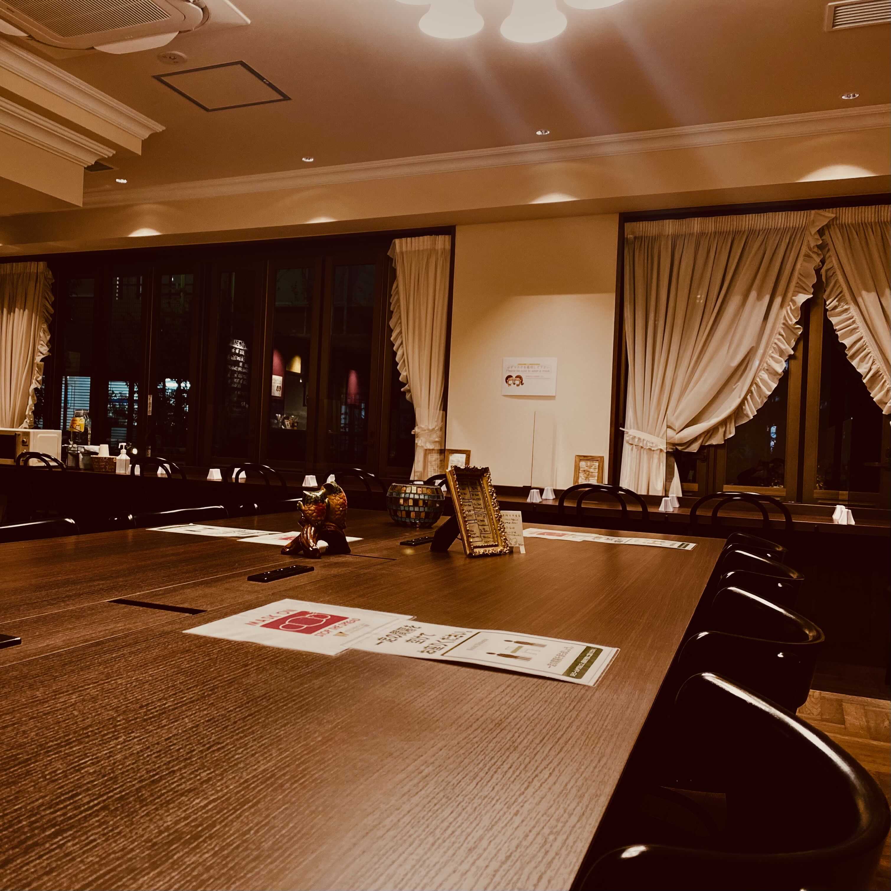 【池袋駅8分】卒業制作やアート作品のギャラリー展示や装飾品のポップアップストア会場に適した演奏会イベントも可能なホテル内1Fカフェスペース