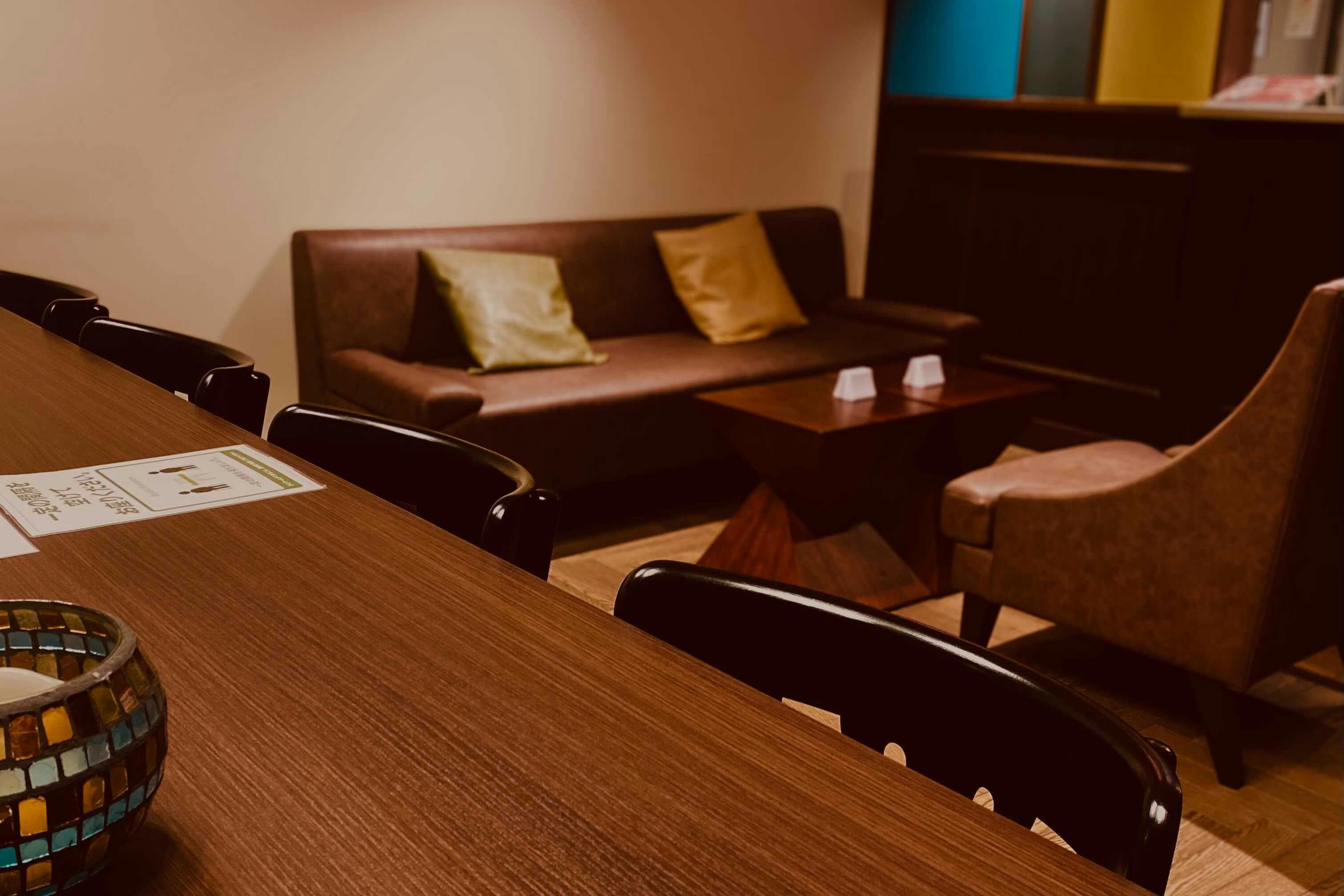 【池袋駅8分】卒業制作やアート作品のギャラリー展示や装飾品のポップアップストア会場に適した演奏会イベントも可能なホテル内1Fカフェスペース