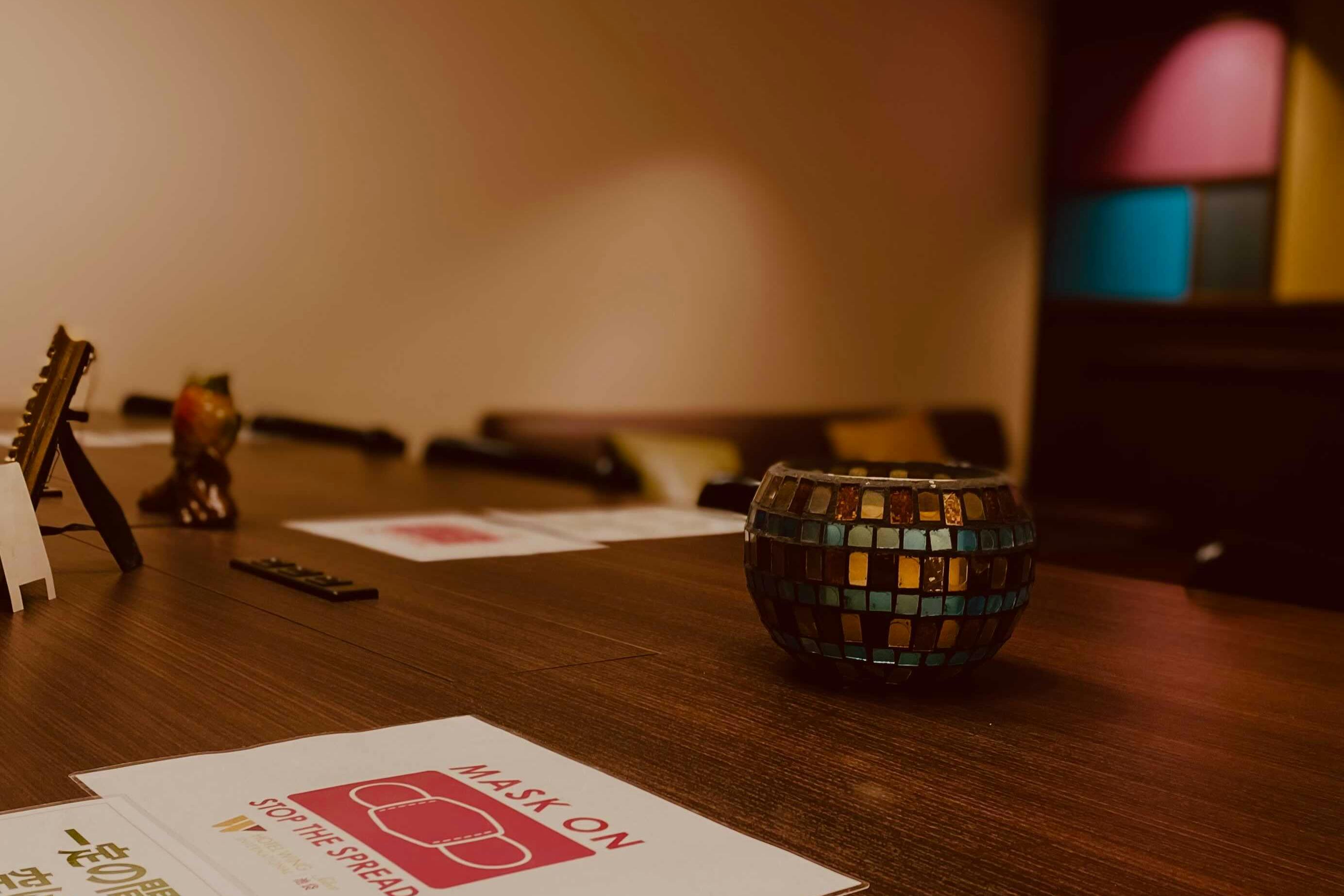 【池袋駅8分】卒業制作やアート作品のギャラリー展示や装飾品のポップアップストア会場に適した演奏会イベントも可能なホテル内1Fカフェスペース