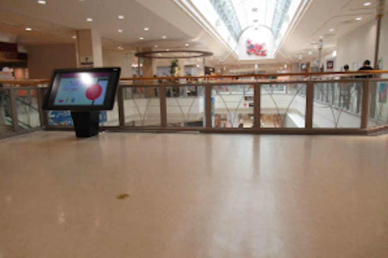 【イオンモール新居浜】『2F 催事スペースG』ー通行量が多く、無印良品の近くに位置し、イオンスタイルと専門店街の間にある催事場、商品PRに最適!!の画像1