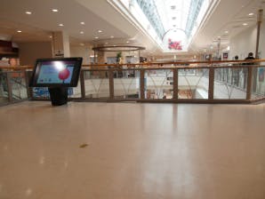 【イオンモール新居浜】『2F 催事スペースG』ｰ通行量が多く、無印良品の近くに位置し、イオンスタイルと専門店街の間にある催事場、商品PRに最適!!の画像