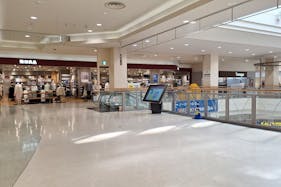 【イオンモール新居浜】『2F 催事スペースG』ー通行量が多く、無印良品の近くに位置し、イオンスタイルと専門店街の間にある催事場、商品PRに最適!!