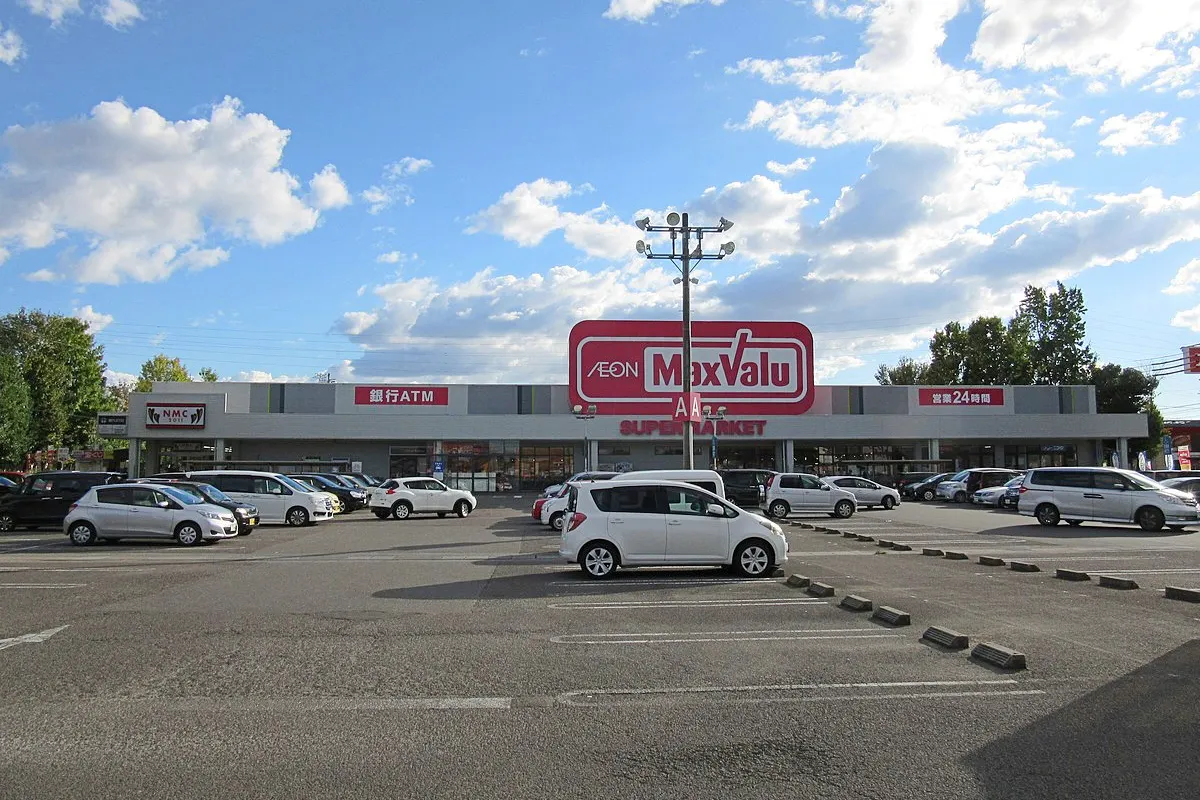 【イオンタウン各務原】プロモーションイベントや各種物販に最適な生活雑貨テナント前にある視認性の高い軒下イベントスペース