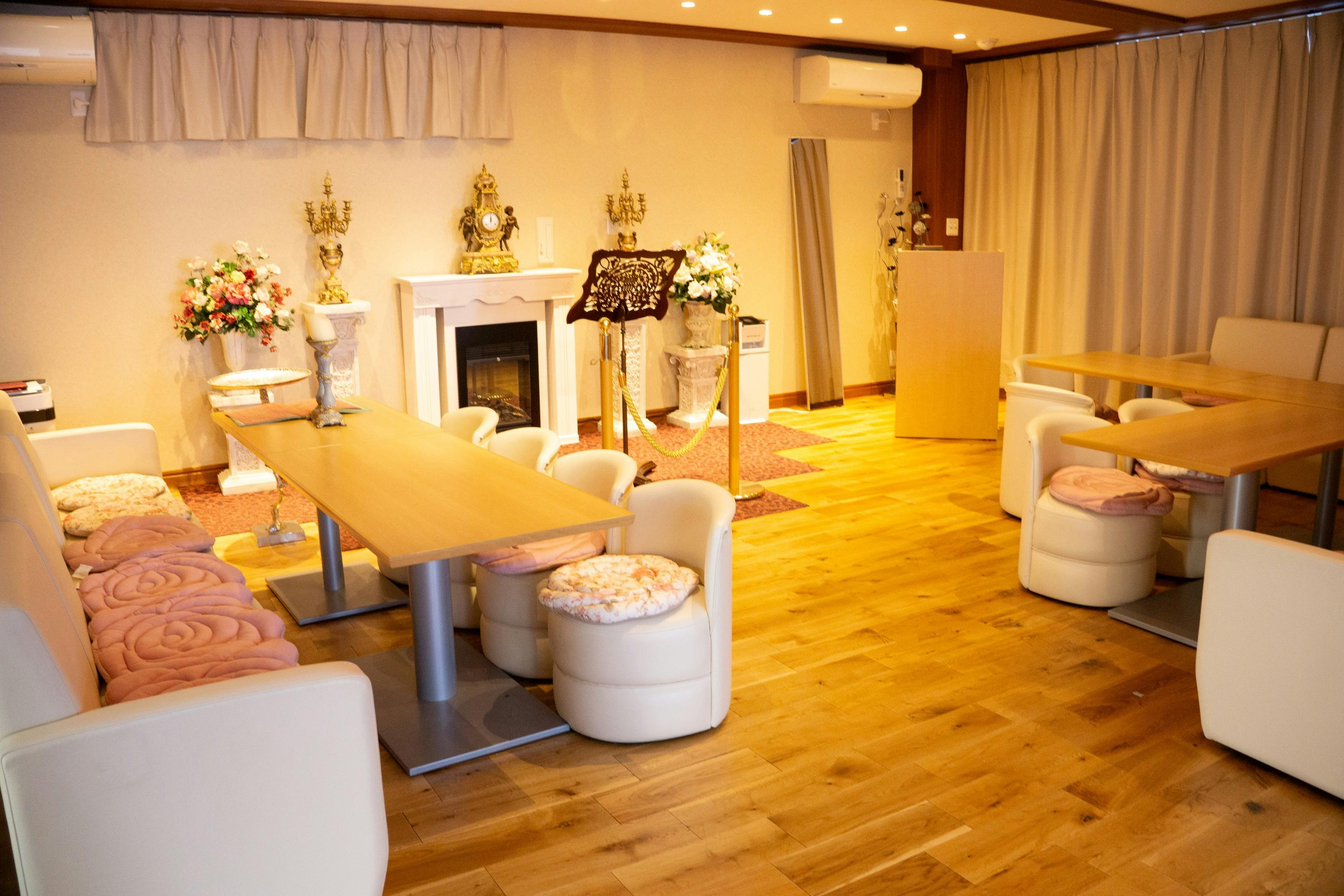 【広尾駅2分】展示会や招待制イベントに最適な吊り戸で用途を分けやすいレンタルスペース