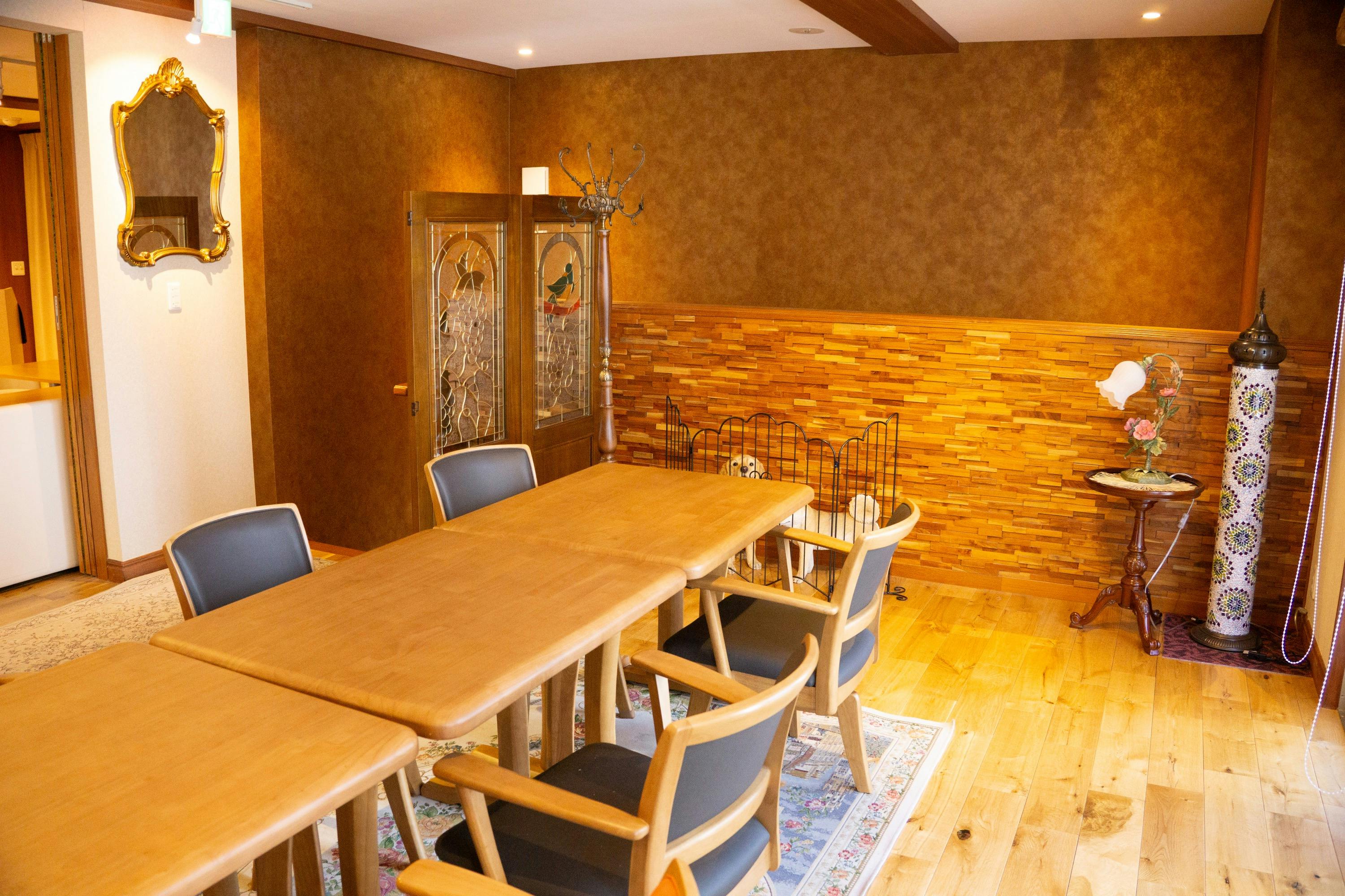 【広尾駅2分】展示会や招待制イベントに最適な吊り戸で用途を分けやすいレンタルスペース