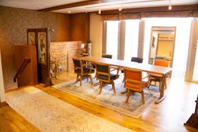 【広尾駅2分】展示会や招待制イベントに最適な吊り戸で用途を分けやすいレンタルスペース