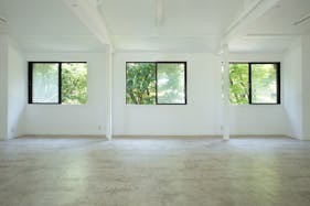 【代々木上原駅5分 / 一軒家 】アパレル展示会、PRイベントに最適な、白を基調とした一棟貸し路面イベントスペース