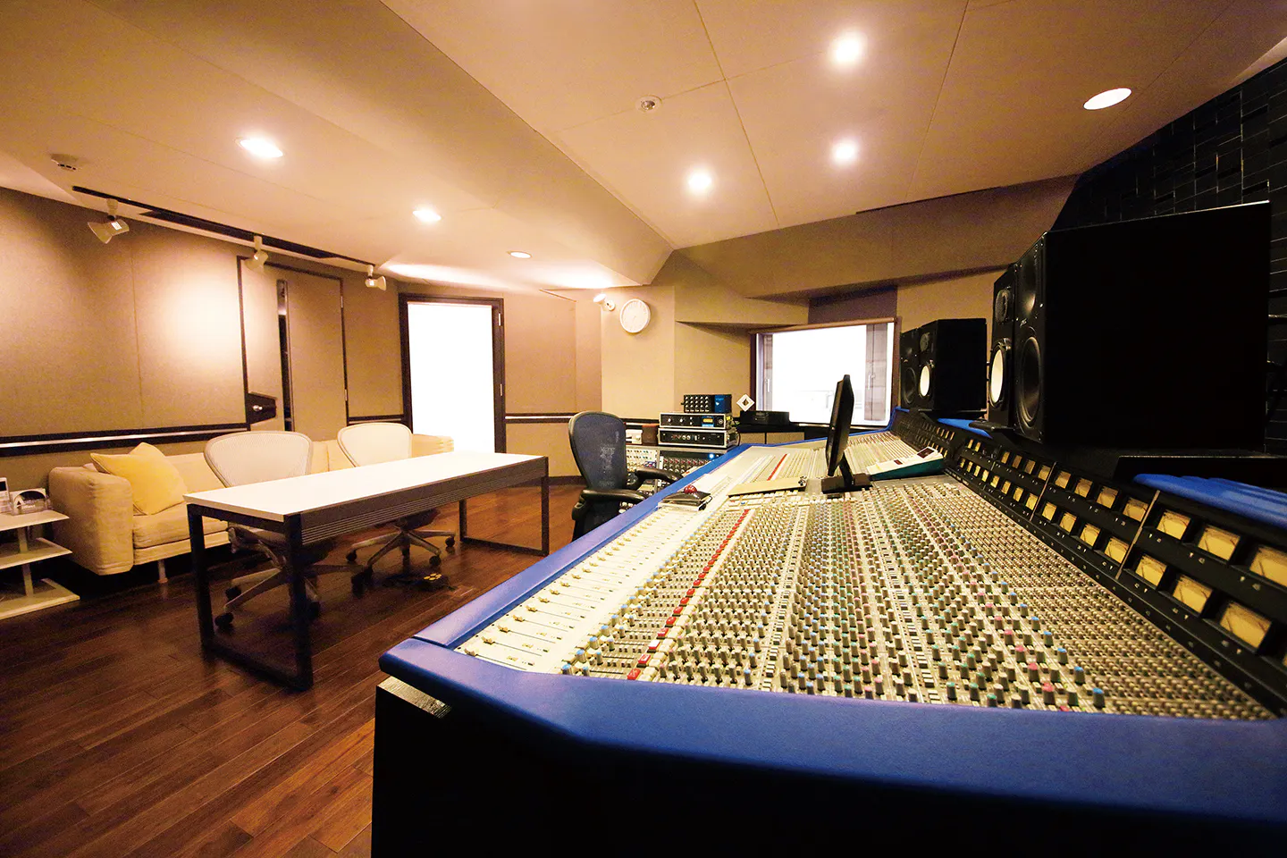 【駒沢大学駅6分】プロモーション用撮影や各種レコーディングに最適な自然光のあるアーティスト向けレコーディングスタジオ