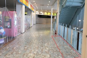 【浜松プラザフレスポ】 PRや物販利用に適した2Fエスカレーター横のイベントスペース