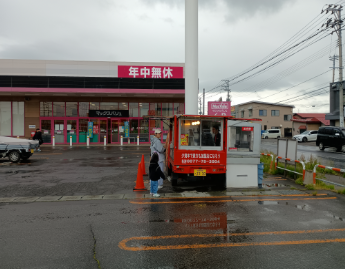 【マックスバリュ黒石店】シンボルタワー横（キッチンカー） 販促プロモーションやキッチンカー出店に最適なスーパー店外催事イベントスペース