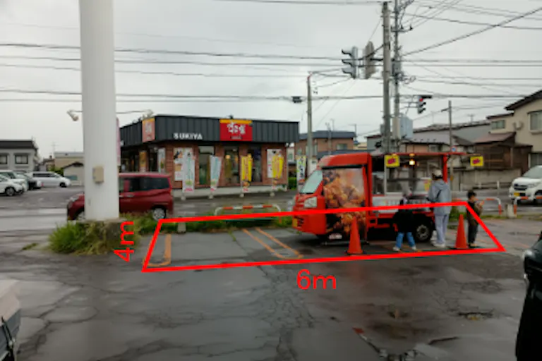 【マックスバリュ黒石店】シンボルタワー横(キッチンカー) 販促プロモーションやキッチンカー出店に最適なスーパー店外催事イベントスペースの画像1