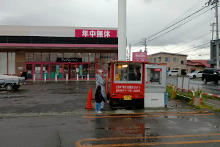 【マックスバリュ黒石店】シンボルタワー横(キッチンカー) 販促プロモーションやキッチンカー出店に最適なスーパー店外催事イベントスペースの画像3