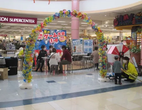 【イオンタウン佐沼】中規模のPRイベントやイベント利用に適したスーパーが目の前の大型イベントスペース(セントラルコート半面)