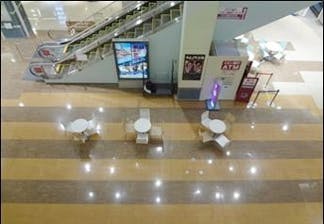 【イオンモール盛岡南/1Fさんさ広場】各種プロモーションイベントや物販イベントに最適な施設内メイン動線上にある通行量の多いイベントスペース