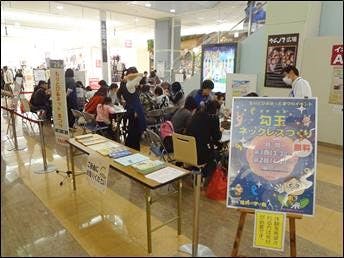 【イオンモール盛岡南/1Fさんさ広場】各種プロモーションイベントや物販イベントに最適な施設内メイン動線上にある通行量の多いイベントスペース