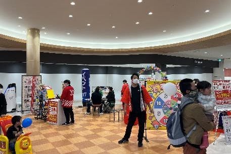 【イオンタウン能代】大型のセールスプロモーションやインストアライブ等に適した施設中央の広々としたイベントスペース