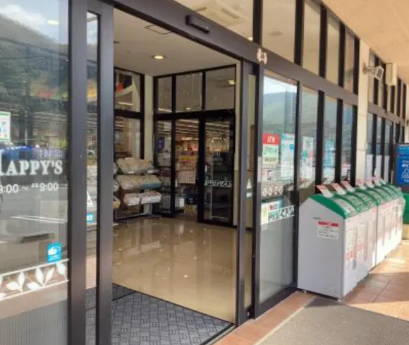 【天満屋ハピーズ金川店】正面入口風除室 各種プロモーション、会員獲得イベントに最適な屋内催事イベントスペース