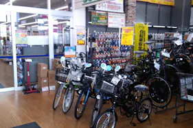 【サンデー三沢南山店】屋内風除室 食物販やプロモーション等の出店に最適なホームセンター店内のイベントスペース