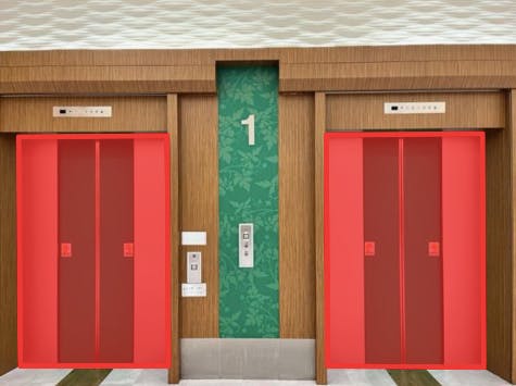 【イオンモール秋田】モール内広告 エレベーター扉の画像