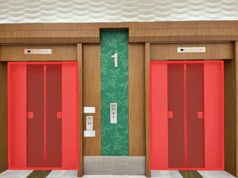 【イオンモール秋田】モール内広告 エレベーター扉の画像