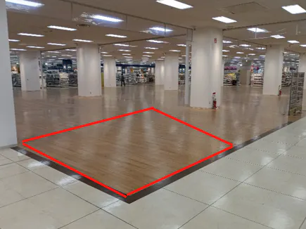 【イオン前沢店】1階南側エスカレーター脇催事場の一部 販促プロモーションや物販に最適なスーパー店内催事イベントスペース