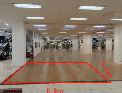 【イオン前沢店】1階南側エスカレーター脇催事場の一部 販促プロモーションや物販に最適なスーパー店内催事イベントスペース