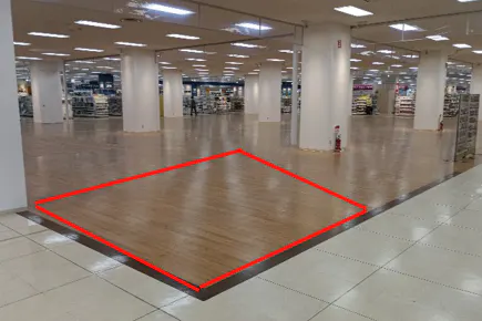 【イオン前沢店】1階南側エスカレーター脇催事場の一部 販促プロモーションや物販に最適なスーパー店内催事イベントスペース