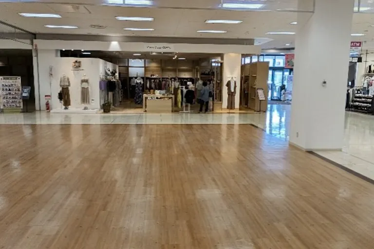 【イオン前沢店】1階南側エスカレーター脇催事場の一部 販促プロモーションや物販に最適なスーパー店内催事イベントスペースの画像6