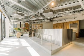 【新神戸駅10分】ポップアップストアや展示会に最適な音響・冷蔵庫機器の整った花屋へ移設のイベントスペース