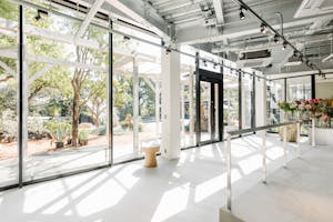 【新神戸駅10分】ポップアップストアや展示会に最適な音響・冷蔵庫機器の整った花屋へ移設のイベントスペース