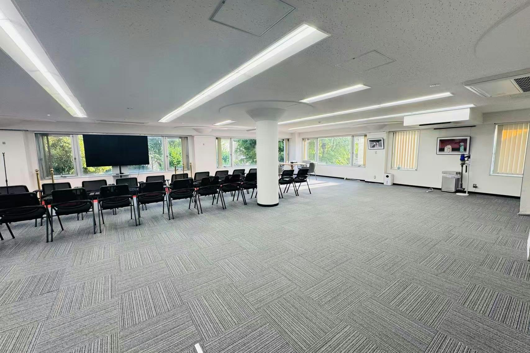 【神楽坂駅12分】作品展示、ワークショップに適した広くてシンプルな内装が心地いいギャラリー