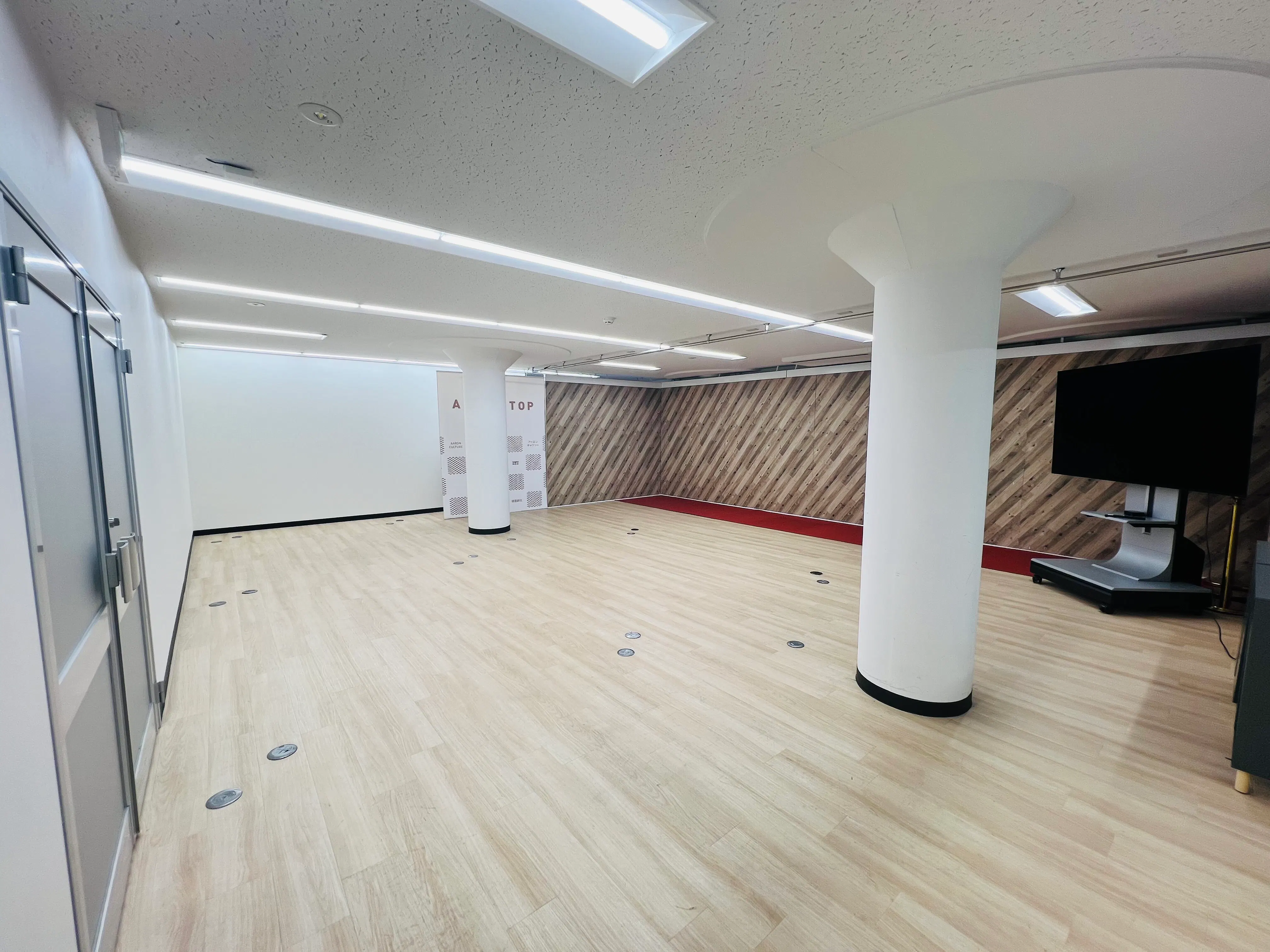 【神楽坂駅12分】作品展示、ワークショップに適した広くてシンプルな内装が心地いいギャラリー