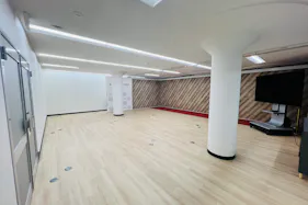 【神楽坂駅12分】作品展示、ワークショップに適した広くてシンプルな内装が心地いいギャラリー