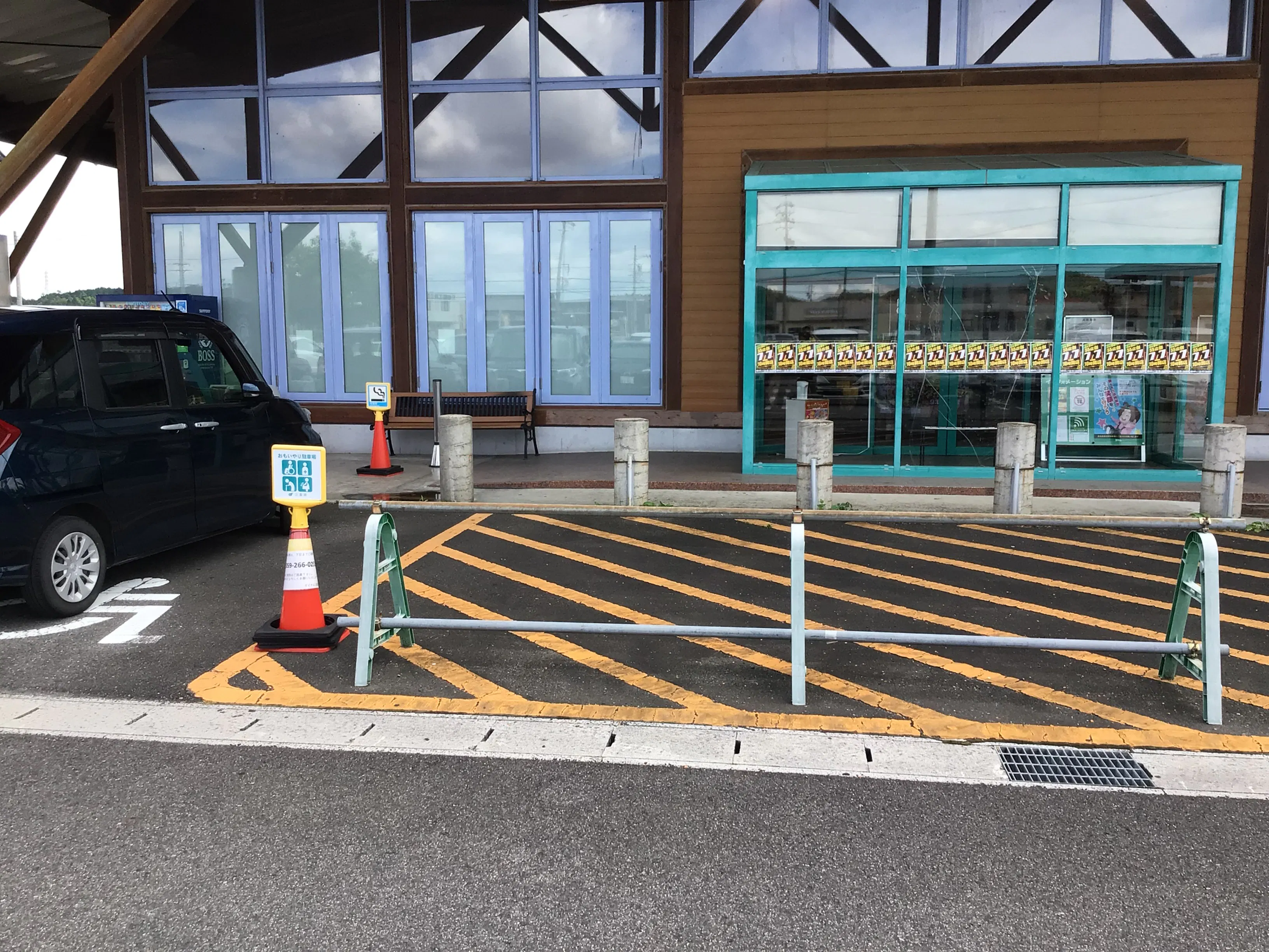 【ダイナム三重芸濃店】キッチンカーや各種プロモーションイベントに最適なアミューズメント施設のイベントスペース