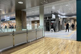 【京王高幡ショッピングセンター】高幡不動駅直結 物販・食物販のポップアップストアやプロモーションに最適な改札付近のイベントスペース