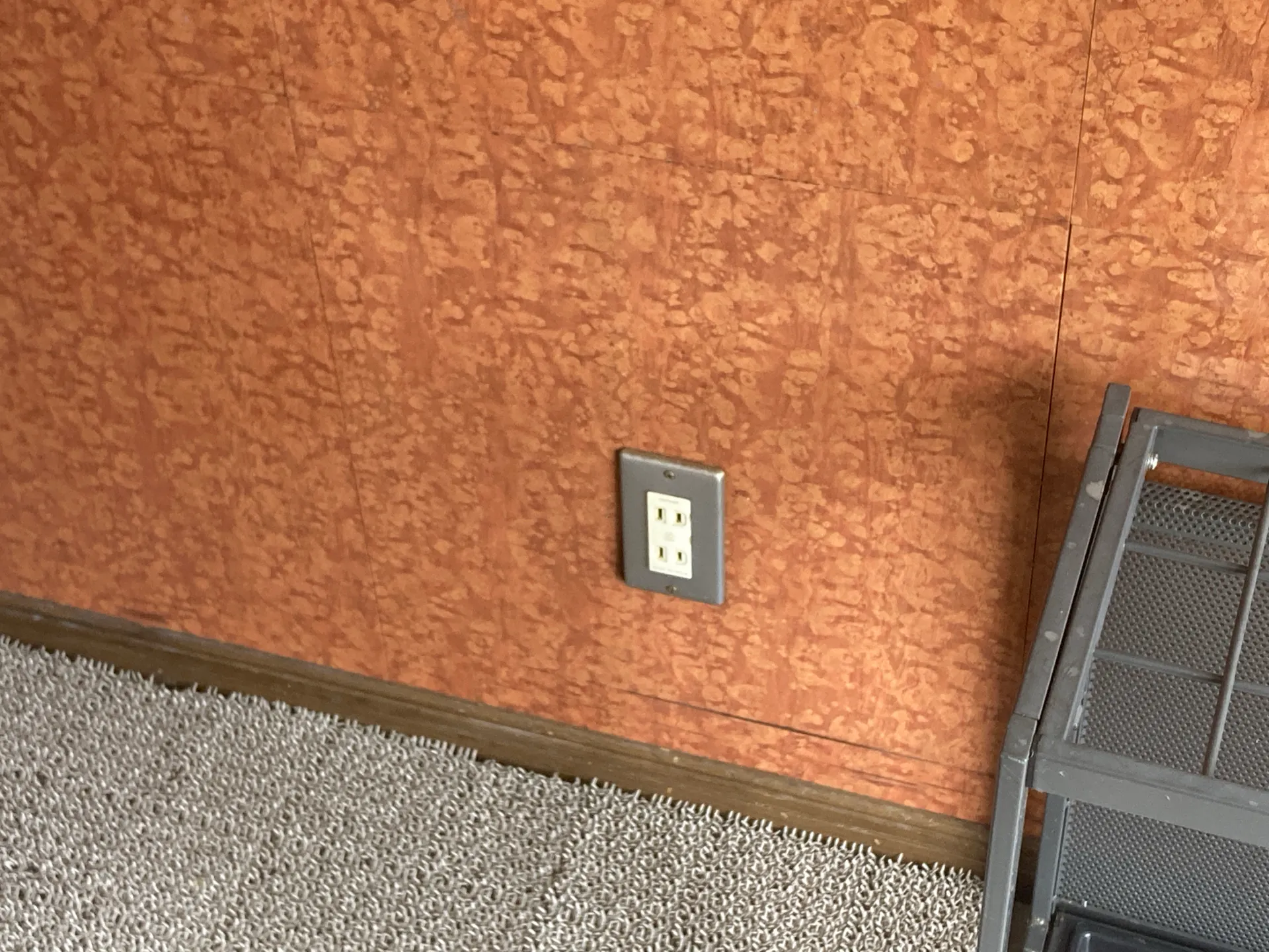 【ダイナム岐阜高山スロット店】キッチンカーやプロモーションイベントの開催に最適なアミューズメント施設のイベントスペース