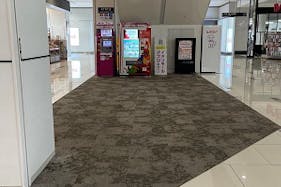 【イオンモール宮崎】サウス正面入口エスカレーター下