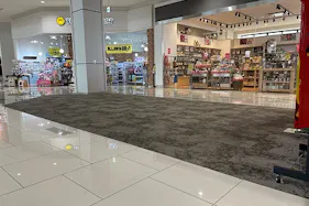 【イオンモール宮崎】サウス正面入口エスカレーター下