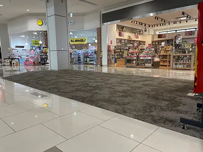 【イオンモール宮崎】サウス正面入口エスカレーター下