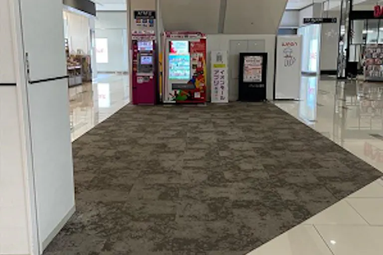 【イオンモール宮崎】サウス正面入口エスカレーター下の画像2