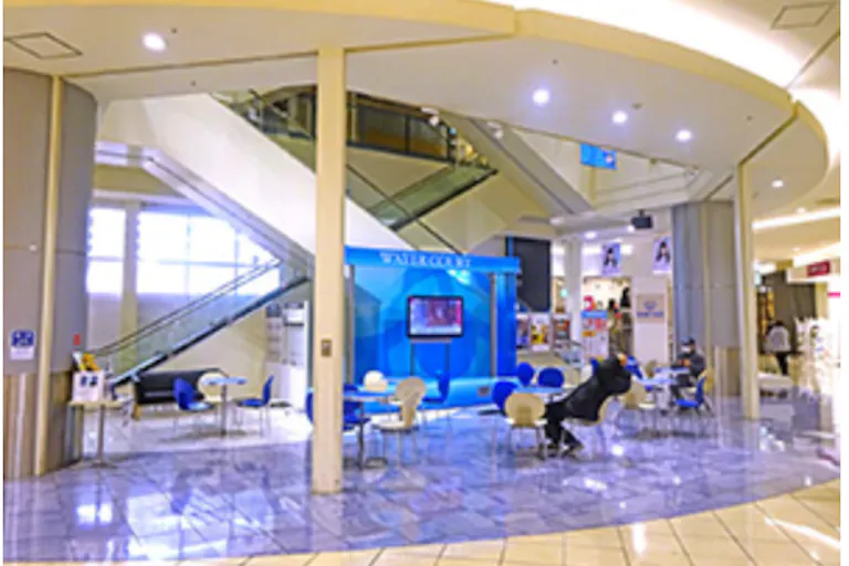 【イオンモール大和】1階ウォーターコートの画像1