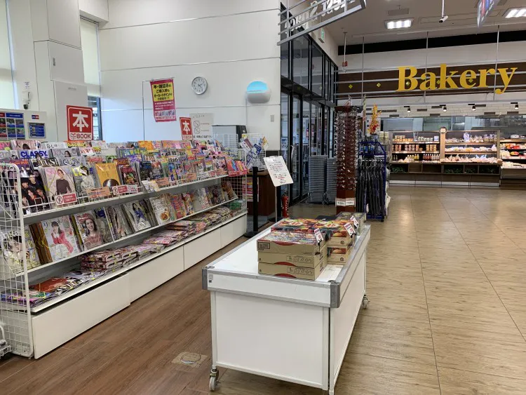 【オークワオーストリート紀の川井阪】プロモーションに利用可能な南側入口のスペース