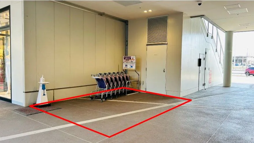 【三井アウトレットパーク 仙台港】1階 南エントランスの画像