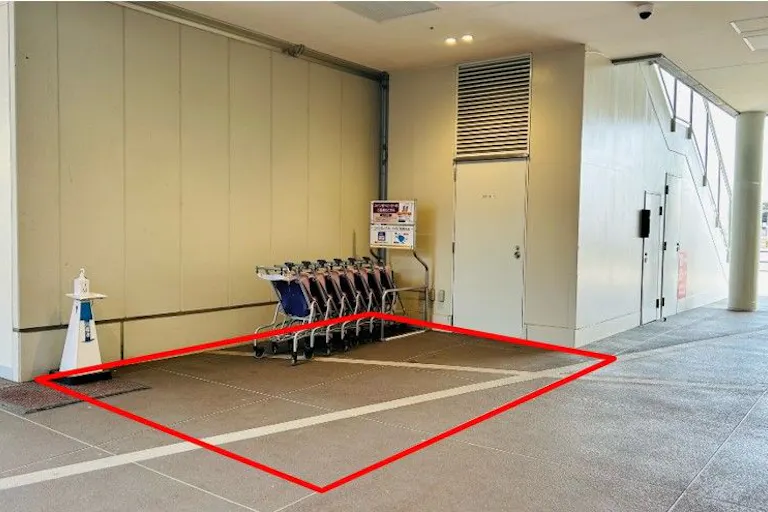 【三井アウトレットパーク 仙台港】1階 南エントランスの画像1