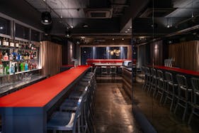 【淀屋橋駅5分】パーティーや撮影に適したリバーサイドテラス併設ダイニングバー路面店/80㎡/3路線3駅から徒歩5分のスペース