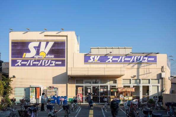 【スーパーバリュー 西尾久店】物販やPRに最適なスーパーの屋外催事イベントスペース